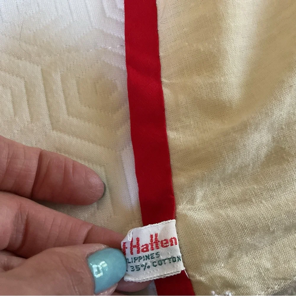 House of Hatten Christmas Tree Skirt Angel Scene Vintage
